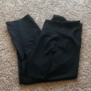 Black Old navy active high waist crops
